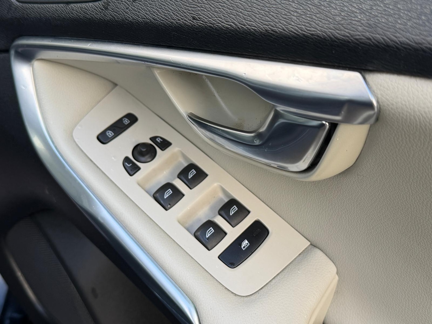 Used Volvo V40 2014 for sale - 76671337: Photo 13