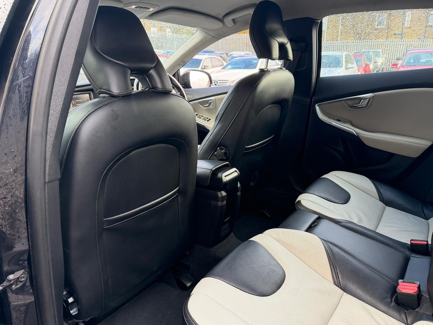 Used Volvo V40 2014 for sale - 76671337: Photo 17