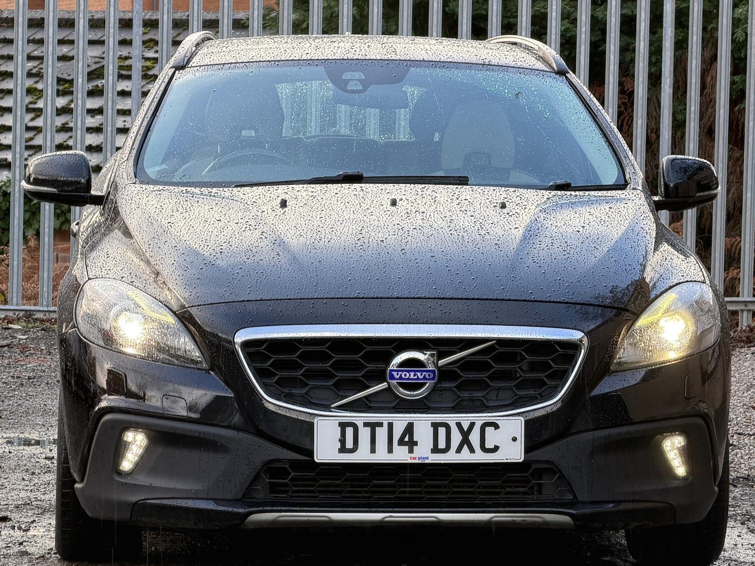 Used Volvo V40 2014 for sale - 76671337: Photo 2