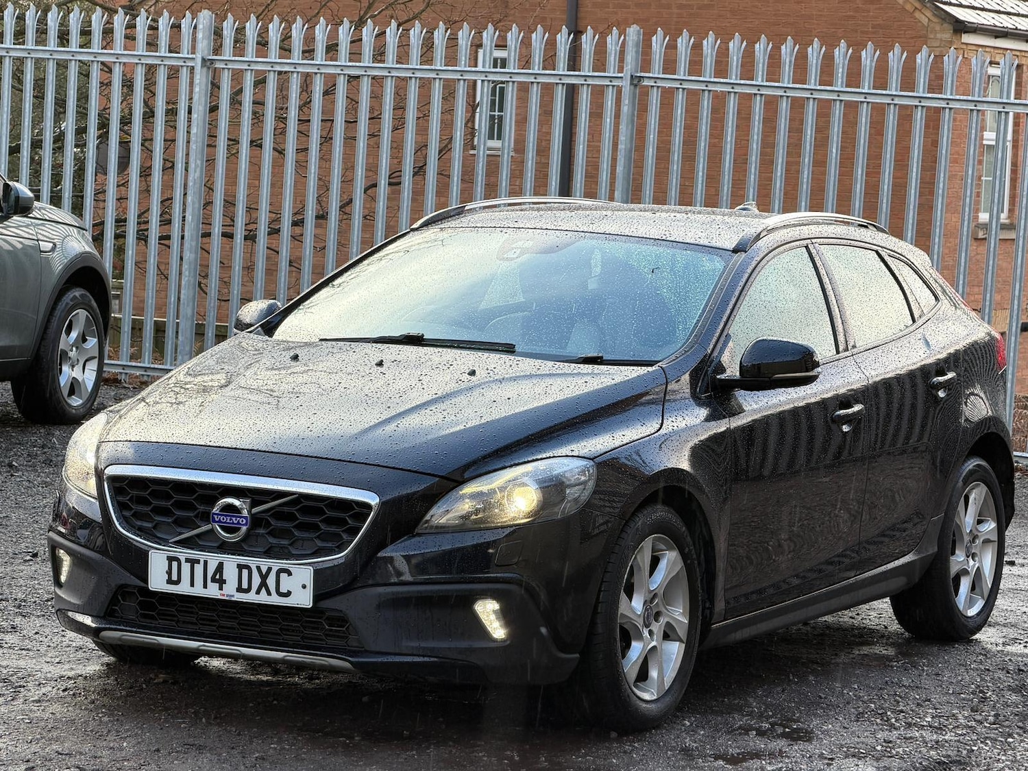 Used Volvo V40 2014 for sale - 76671337: Photo 3