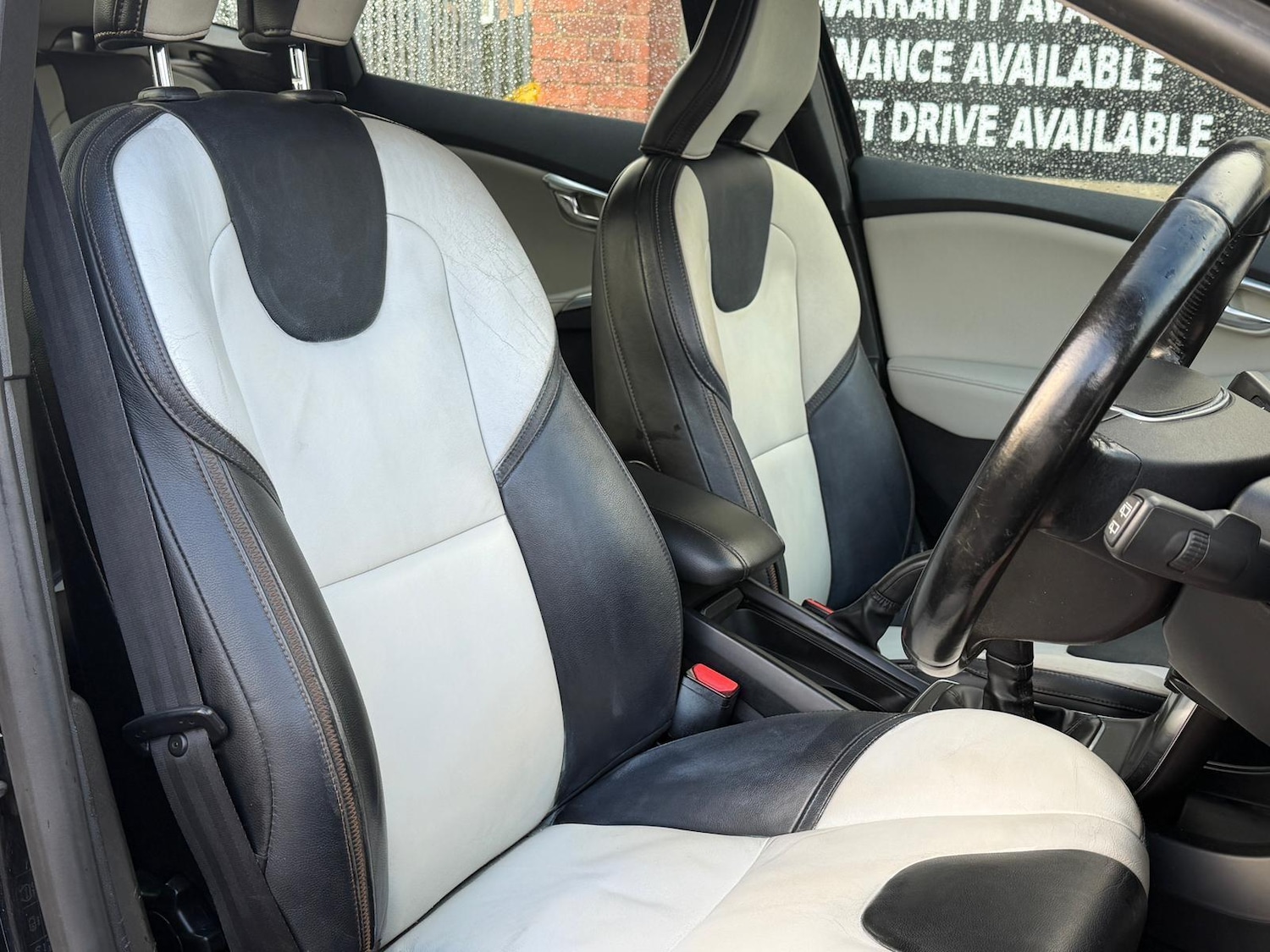 Used Volvo V40 2014 for sale - 76671337: Photo 6