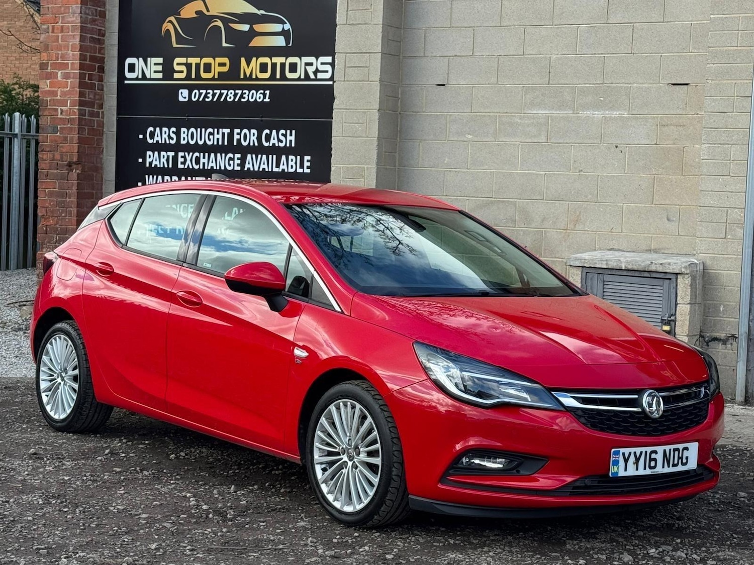 Used Vauxhall Astra 2016 for sale - 78086645: Photo 2