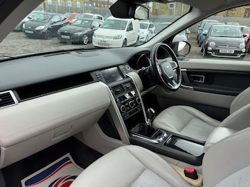 Used Land Rover Discovery Sport 2018 for sale - 78072863: Photo