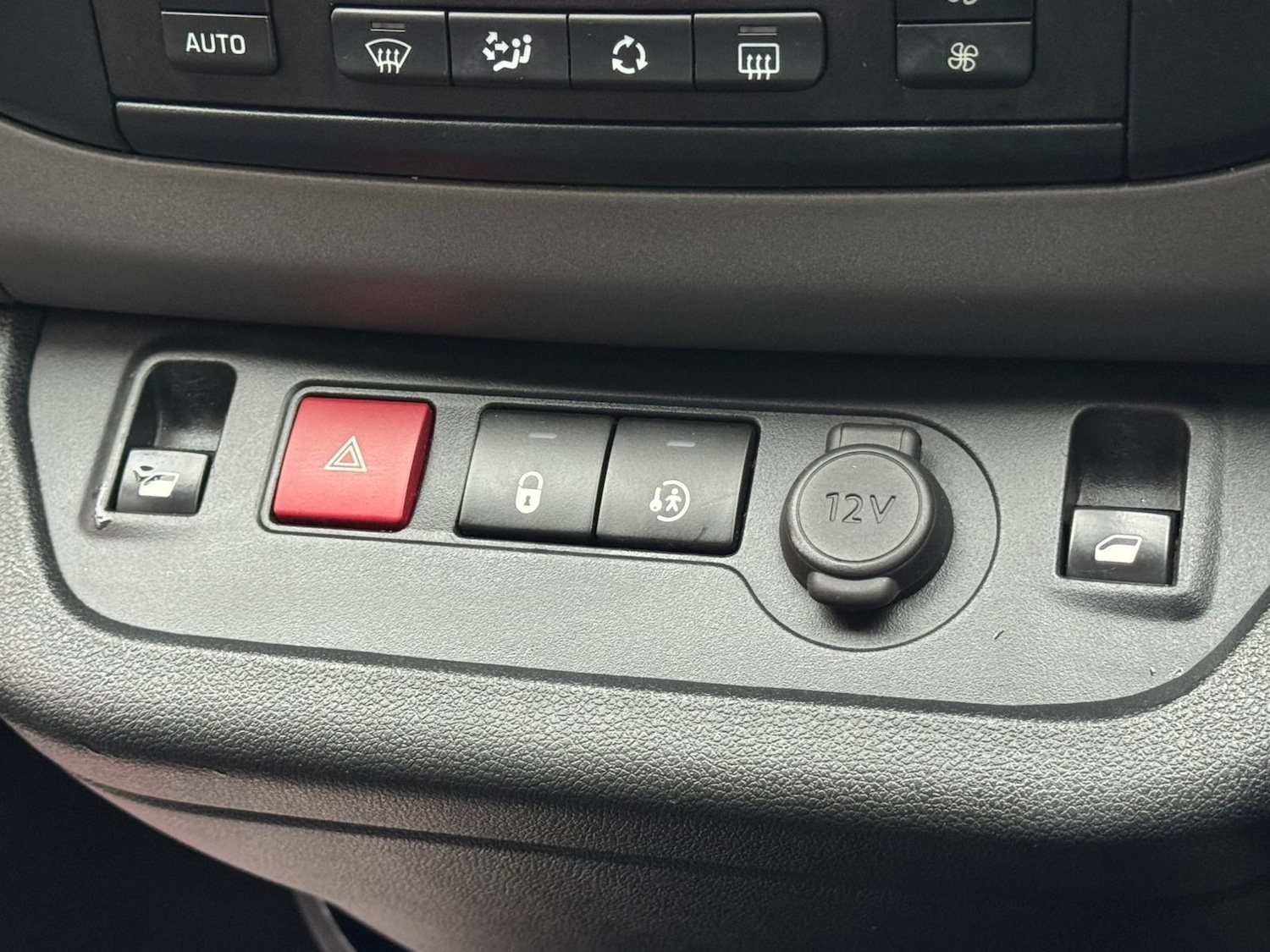 Used Peugeot Partner Tepee 2017 for sale - 77386439: Photo 12