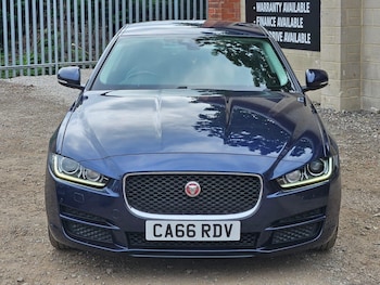 Used Jaguar XE 2017 for sale - 79304148: Photo