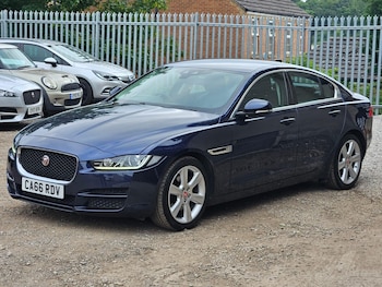 Used Jaguar XE 2017 for sale - 79304148: Photo