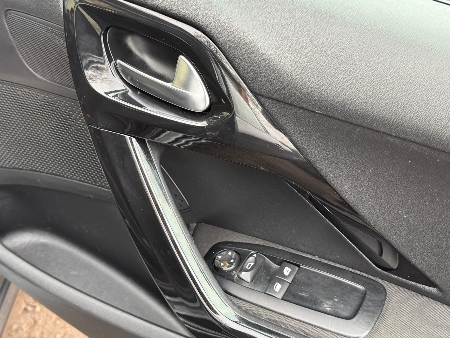 Used Peugeot 208 2012 for sale - 78034486: Photo 10