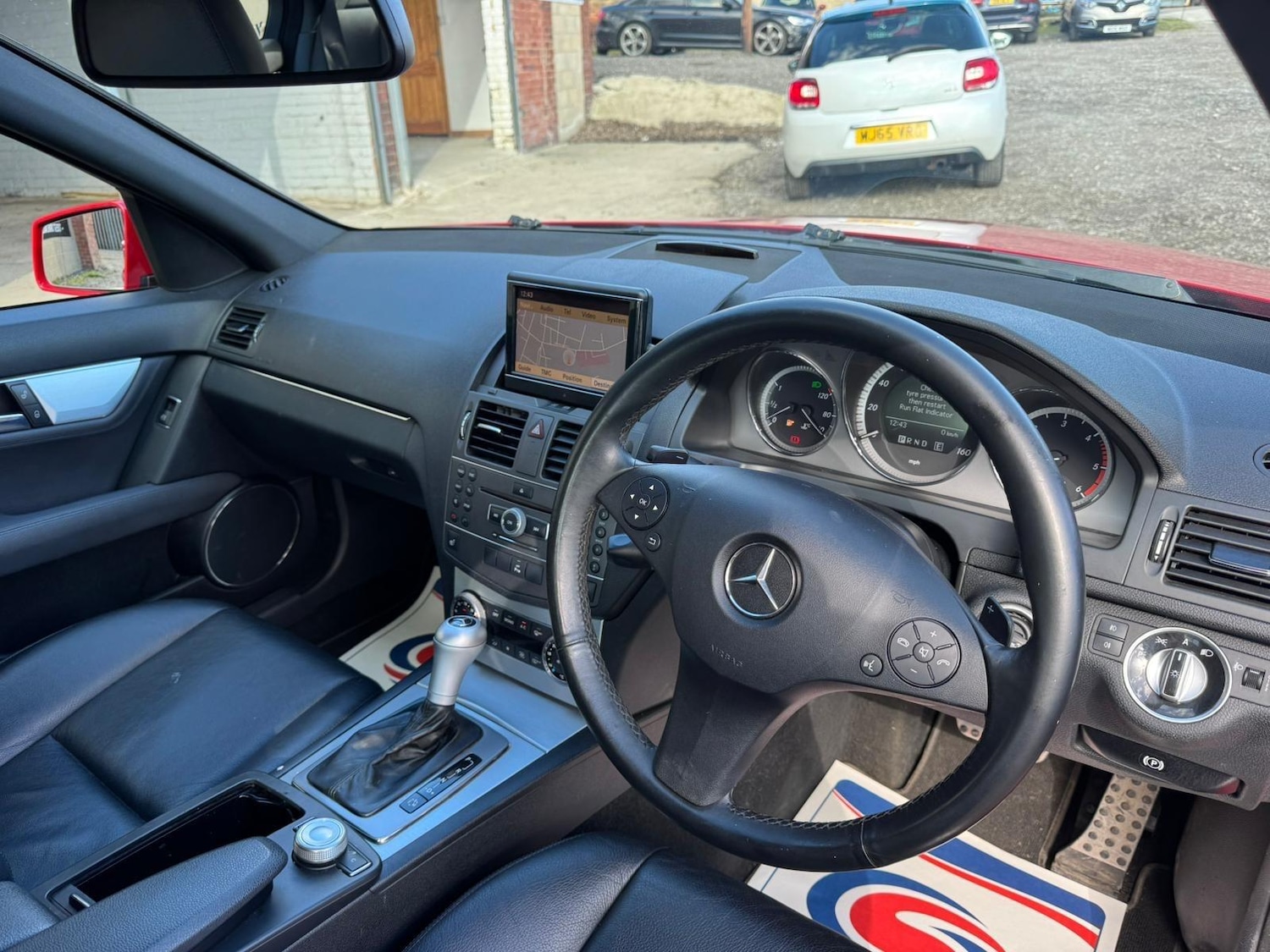 Used Mercedes-Benz C Class 2011 for sale - 77892330: Photo 11