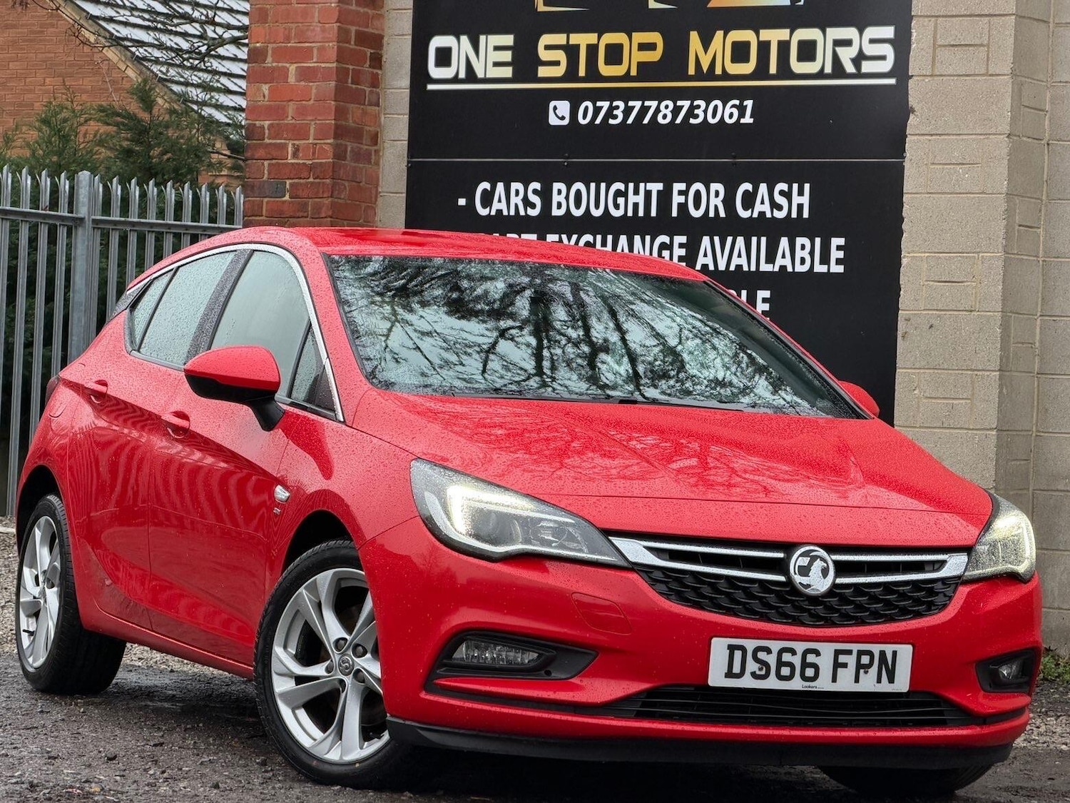 Used Vauxhall Astra 2016 for sale - 76855946: Photo 1