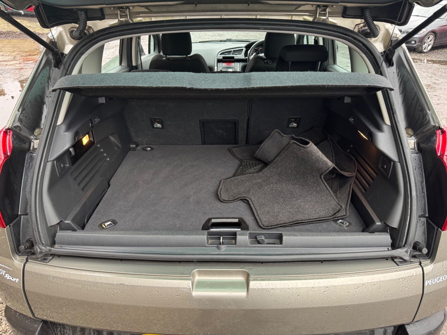 Used Peugeot 3008 2011 for sale - 77523485: Photo 10