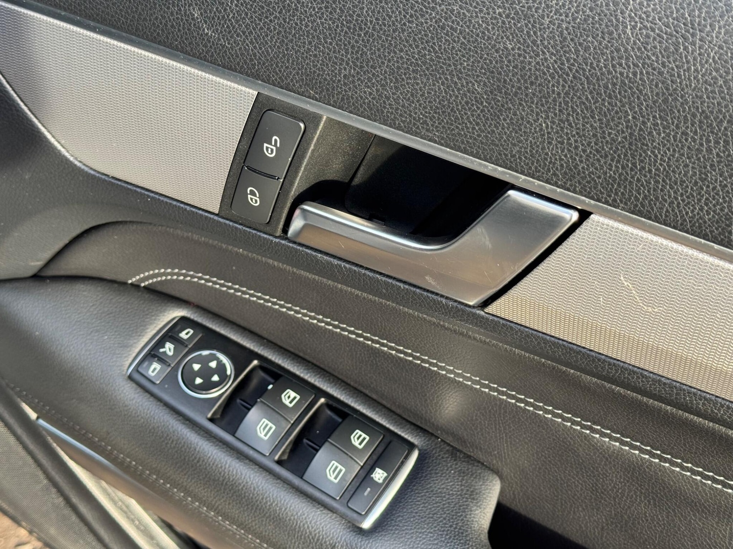 Used Mercedes-Benz E Class for sale - 77267397: Photo 7