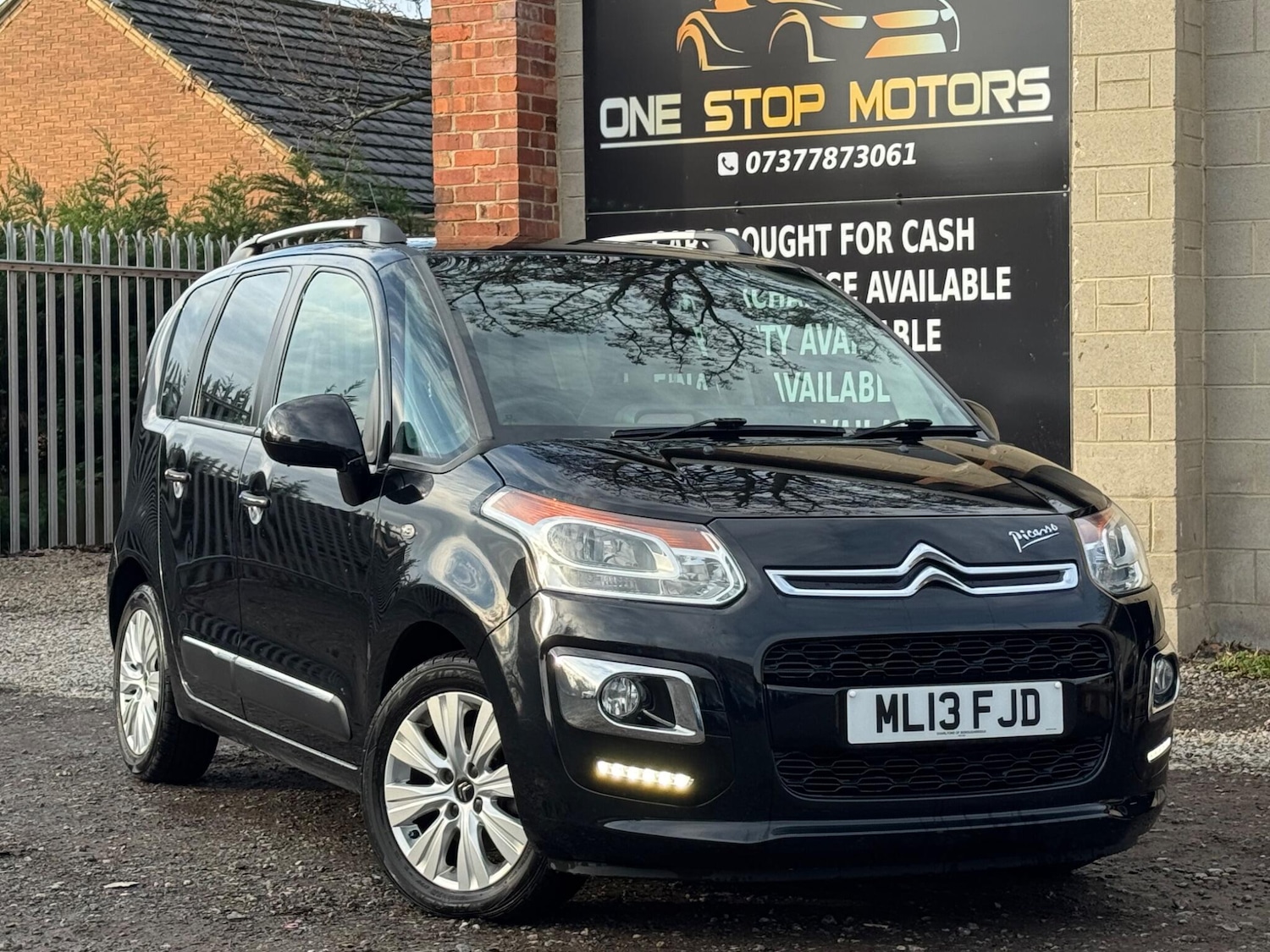 Used Citroen C3 Picasso 2013 for sale - 76832290: Photo 1