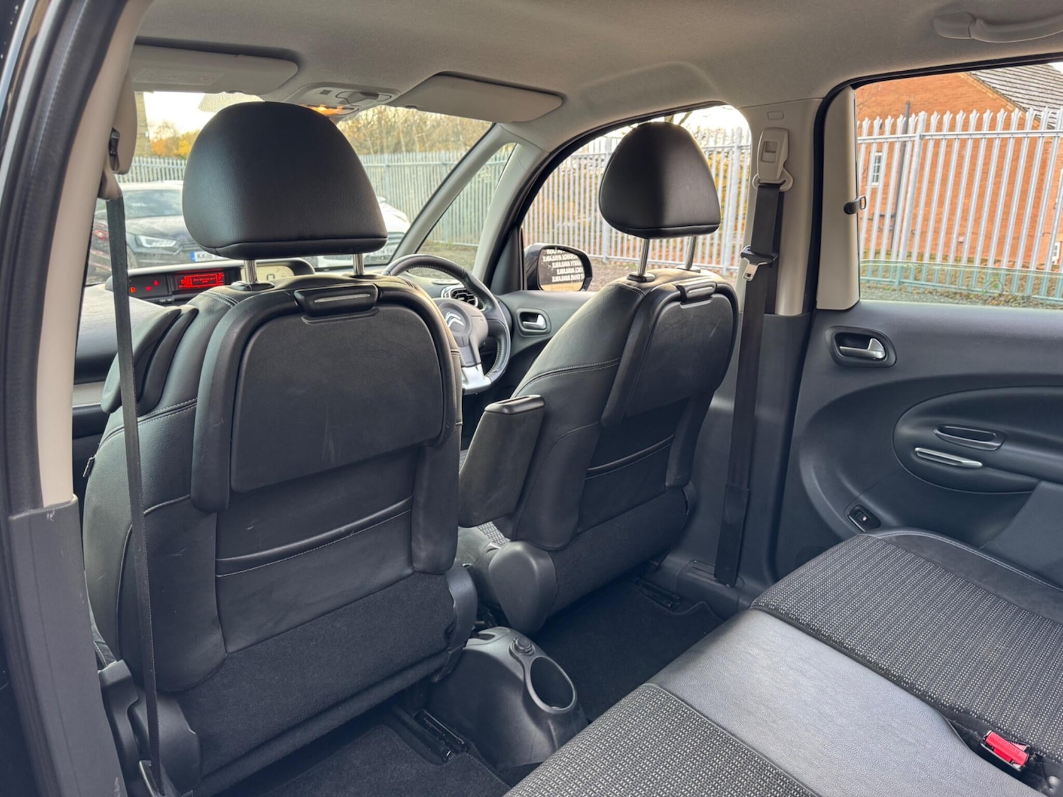 Used Citroen C3 Picasso 2013 for sale - 76832290: Photo 16