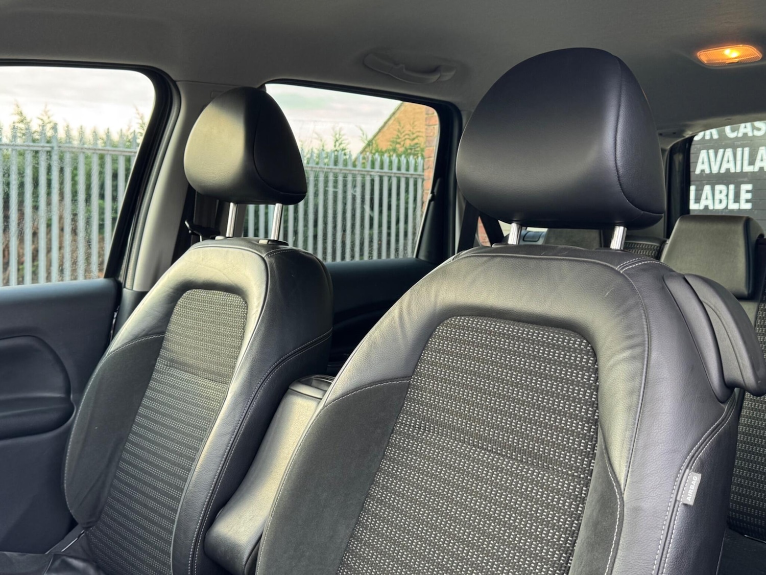 Used Citroen C3 Picasso 2013 for sale - 76832290: Photo 21