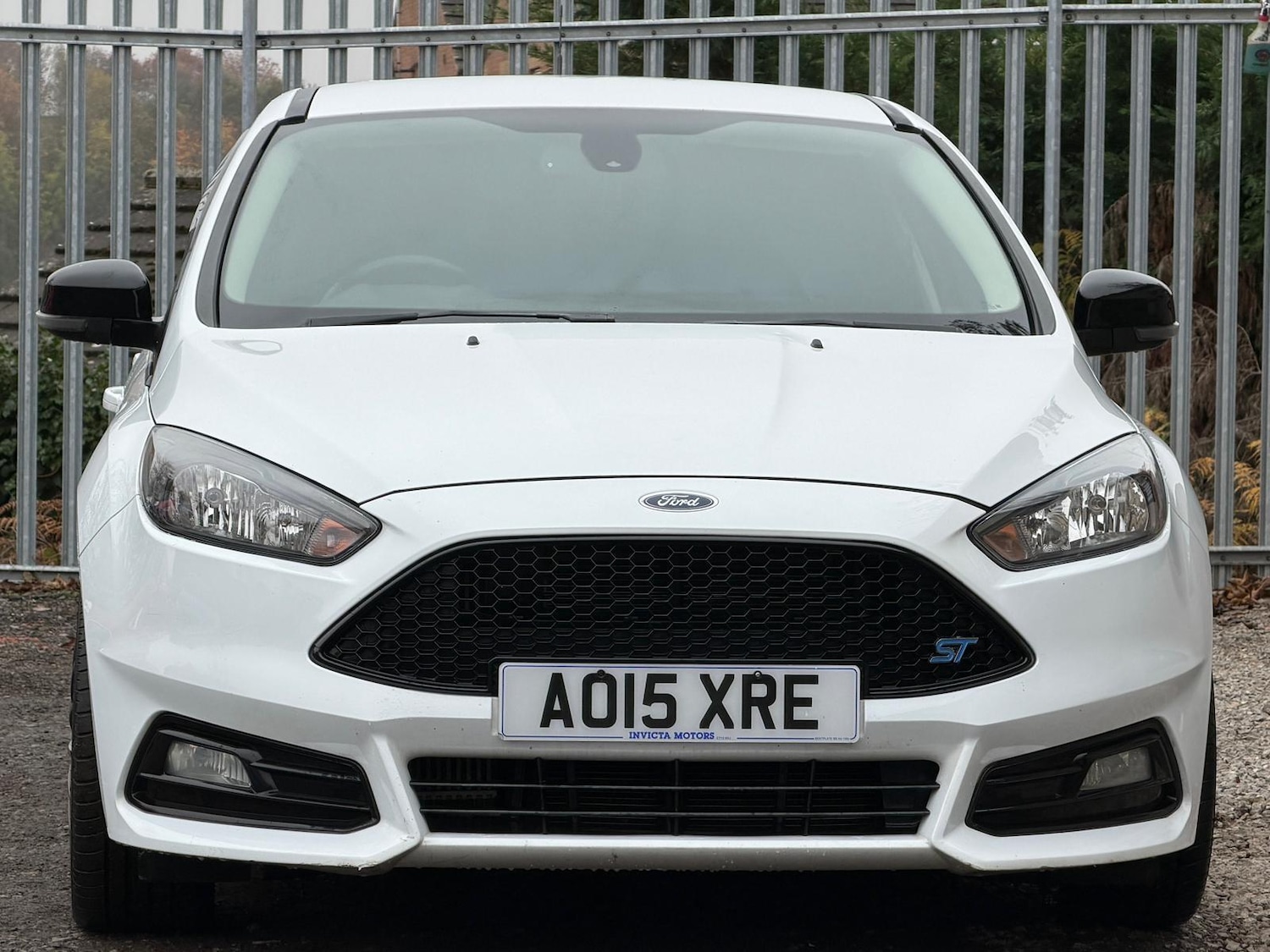 Used Ford Focus 2015 for sale - 76512491: Photo 2