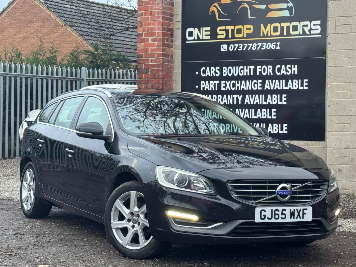 Used Volvo V60 2015 for sale - 76839604: Photo 1