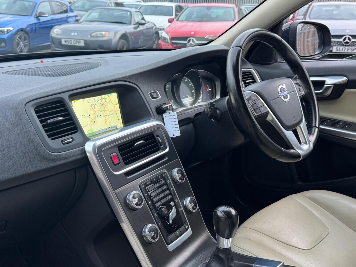 Used Volvo V60 2015 for sale - 76839604: Photo 18