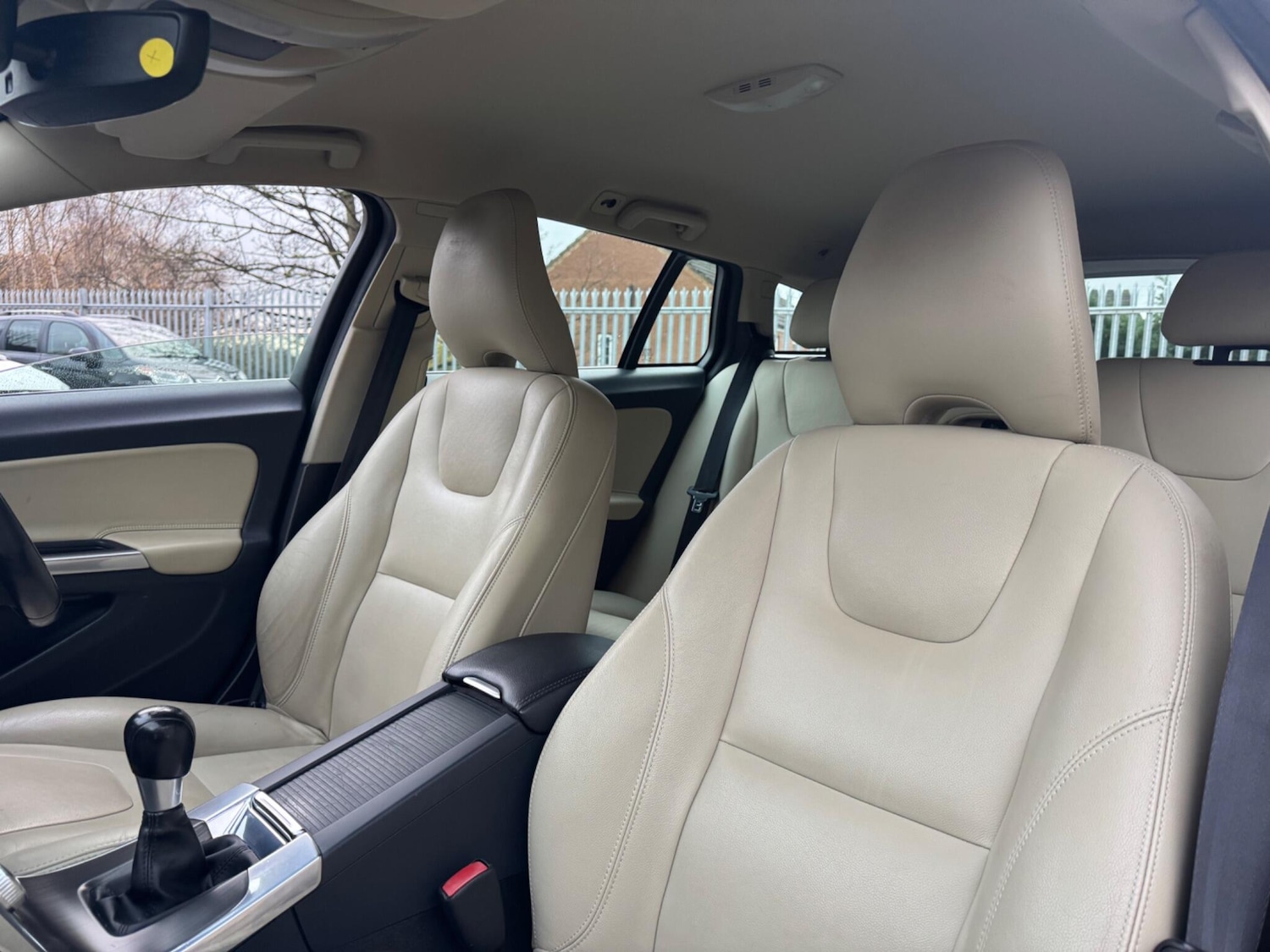 Used Volvo V60 2015 for sale - 76839604: Photo 20