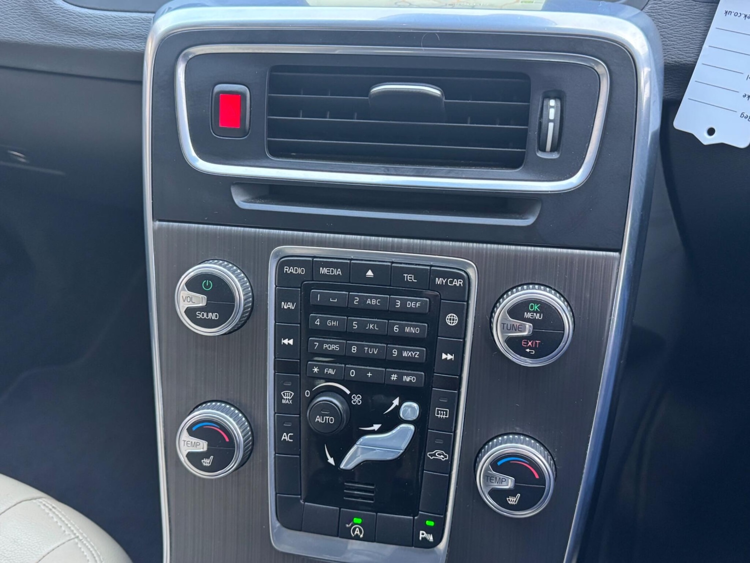 Used Volvo V60 2015 for sale - 76839604: Photo 22