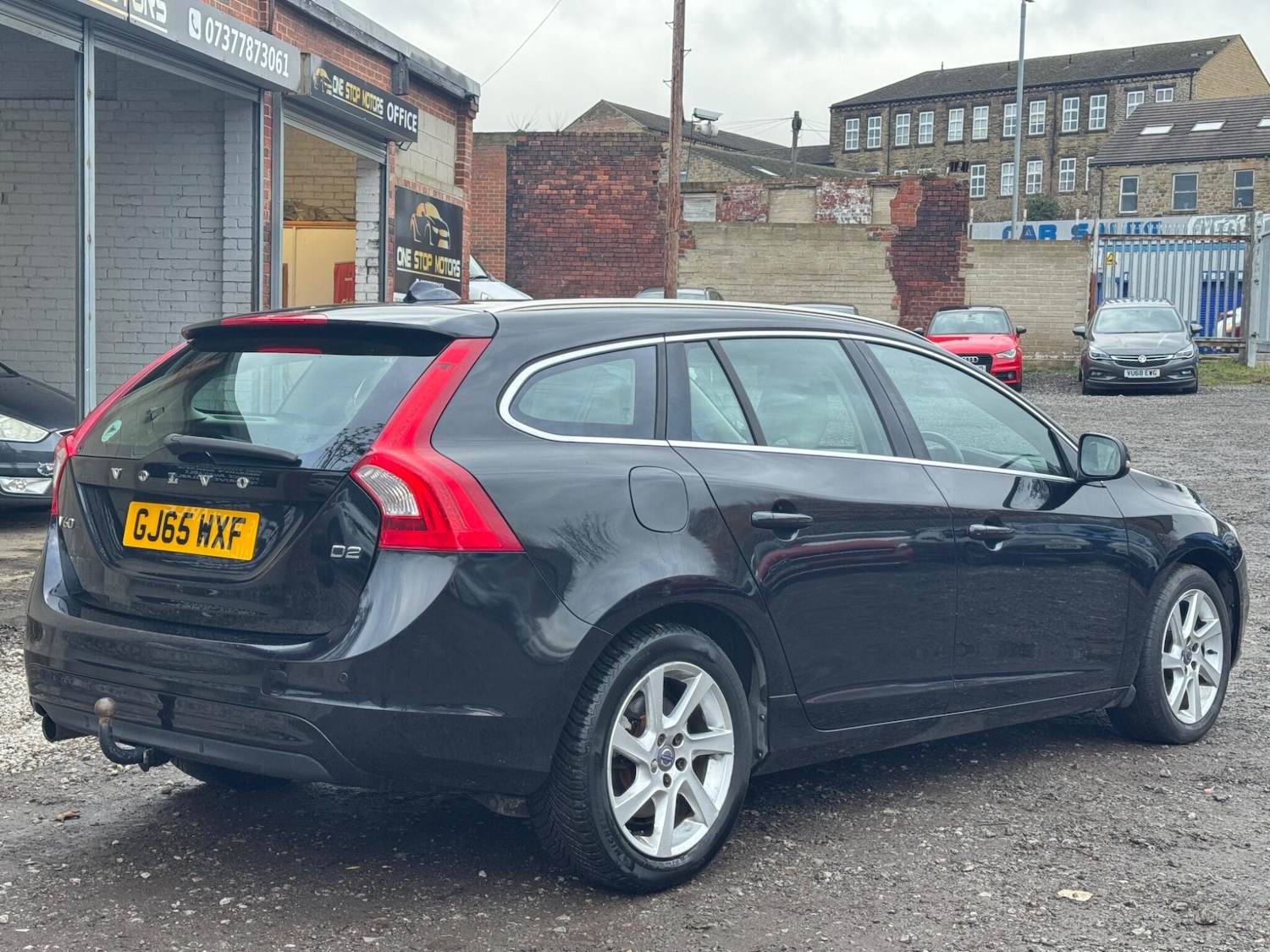 Used Volvo V60 2015 for sale - 76839604: Photo 25