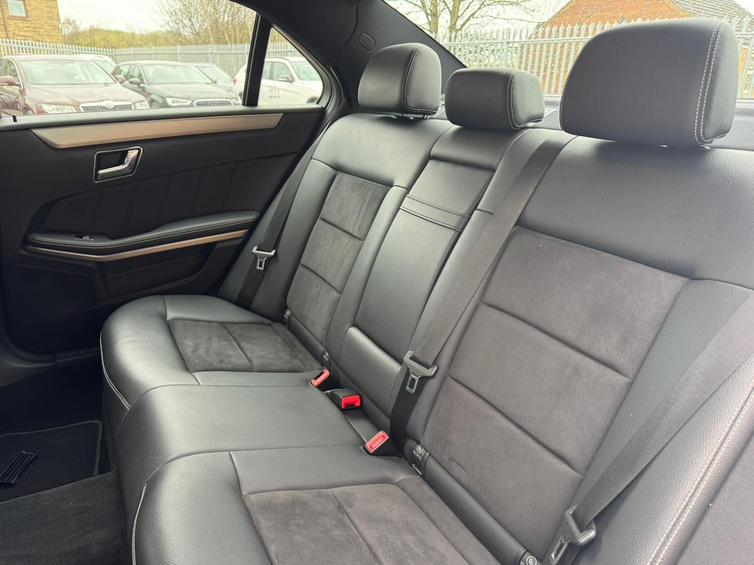 Used Mercedes-Benz E Class 2011 for sale - 78007167: Photo 23