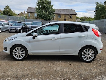 Used Ford Fiesta 2015 for sale - 79475525: Photo