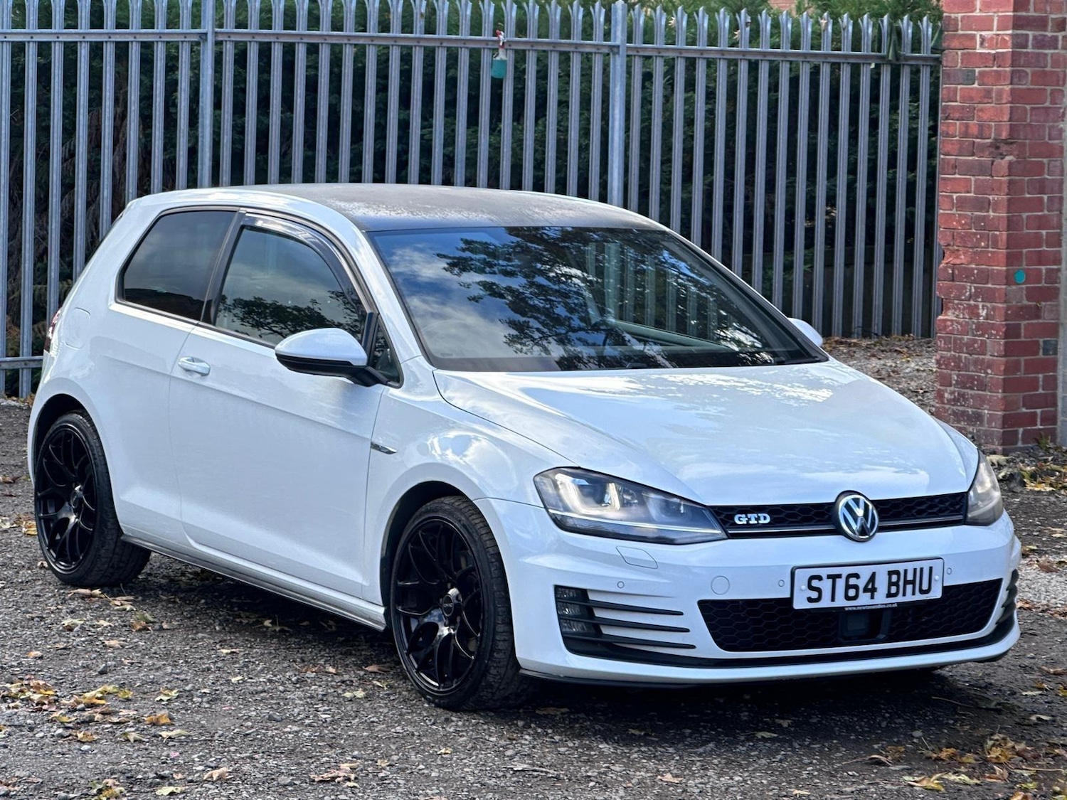 Used Volkswagen Golf 2014 for sale - 76759601: Photo 2