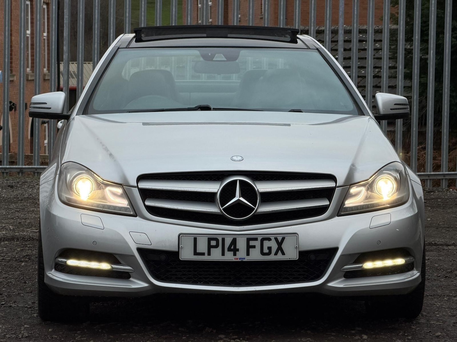 Used Mercedes-Benz C Class 2014 for sale - 77050125: Photo 3