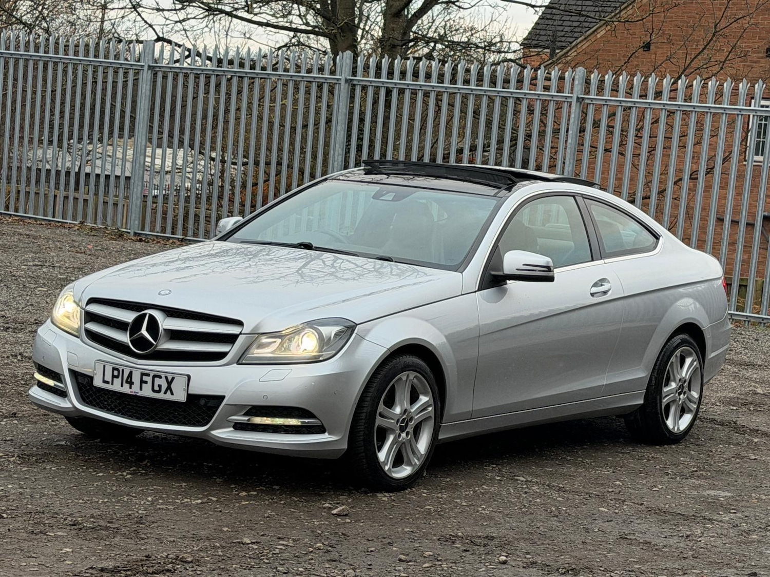 Used Mercedes-Benz C Class 2014 for sale - 77050125: Photo 4