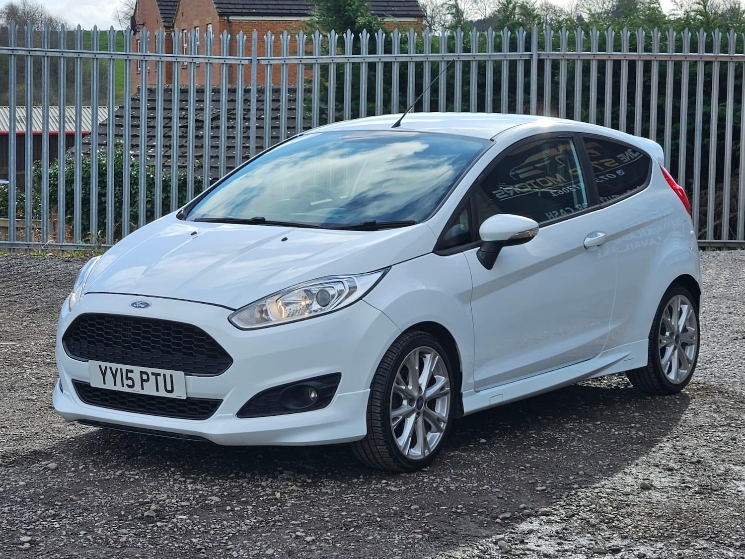 Used Ford Fiesta 2015 for sale - 78020034: Photo 2