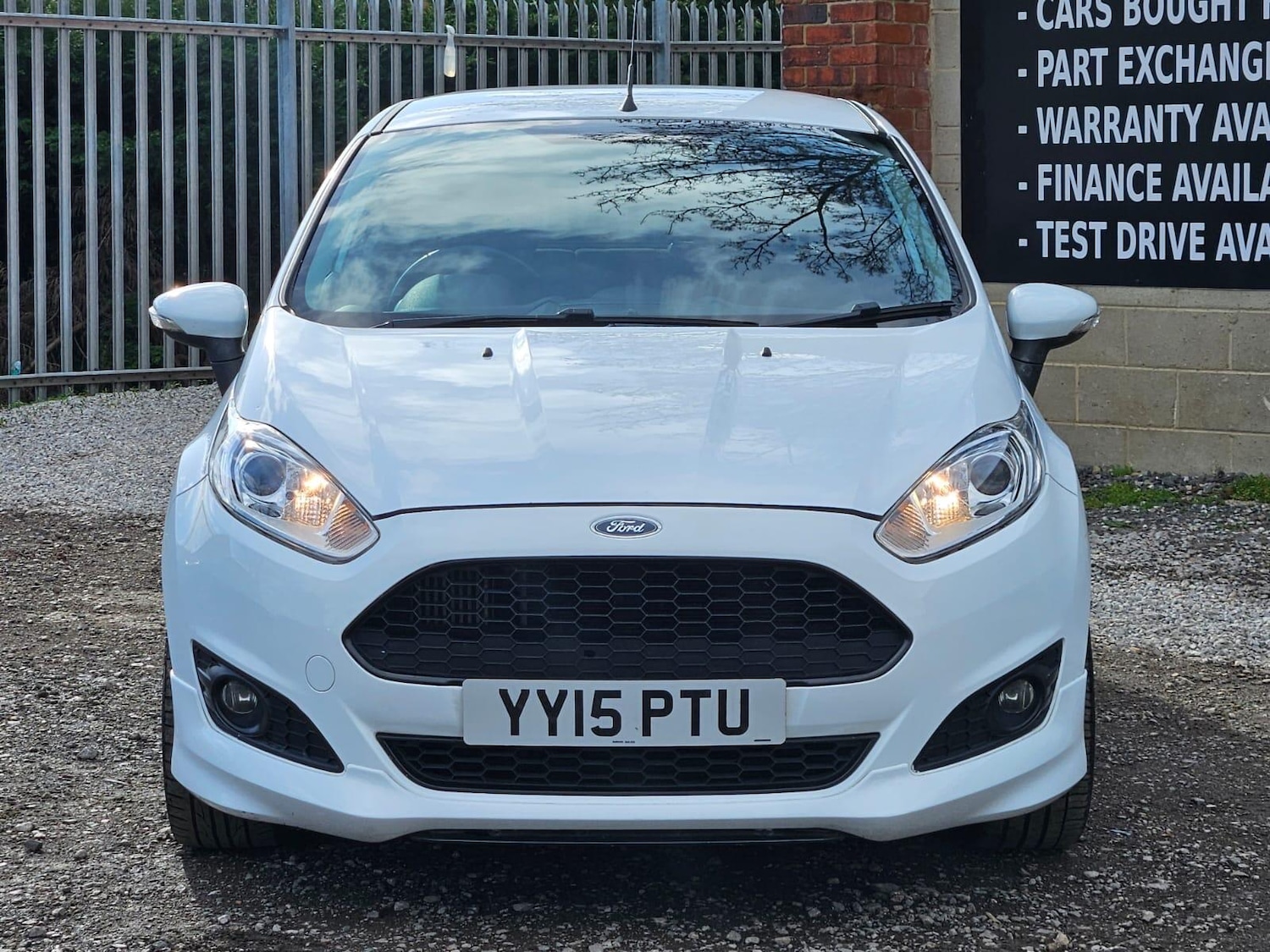 Used Ford Fiesta 2015 for sale - 78020034: Photo 4