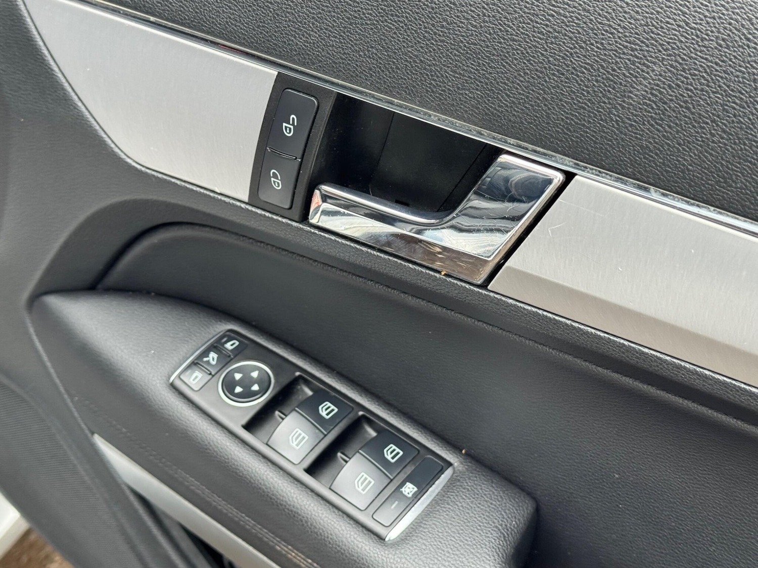 Used Mercedes-Benz E Class for sale - 77882477: Photo 8