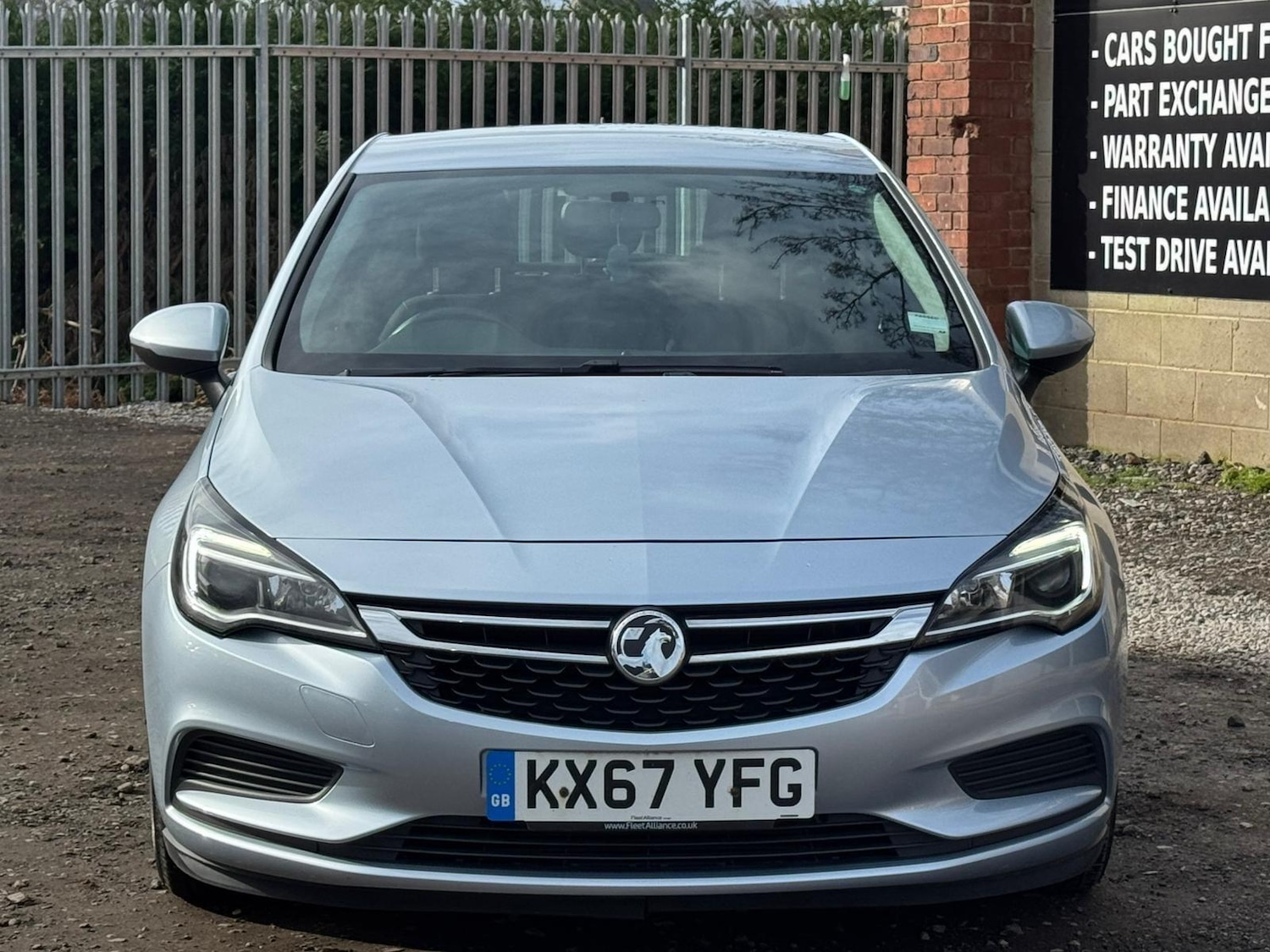 Used Vauxhall Astra 2017 for sale - 77658582: Photo 2