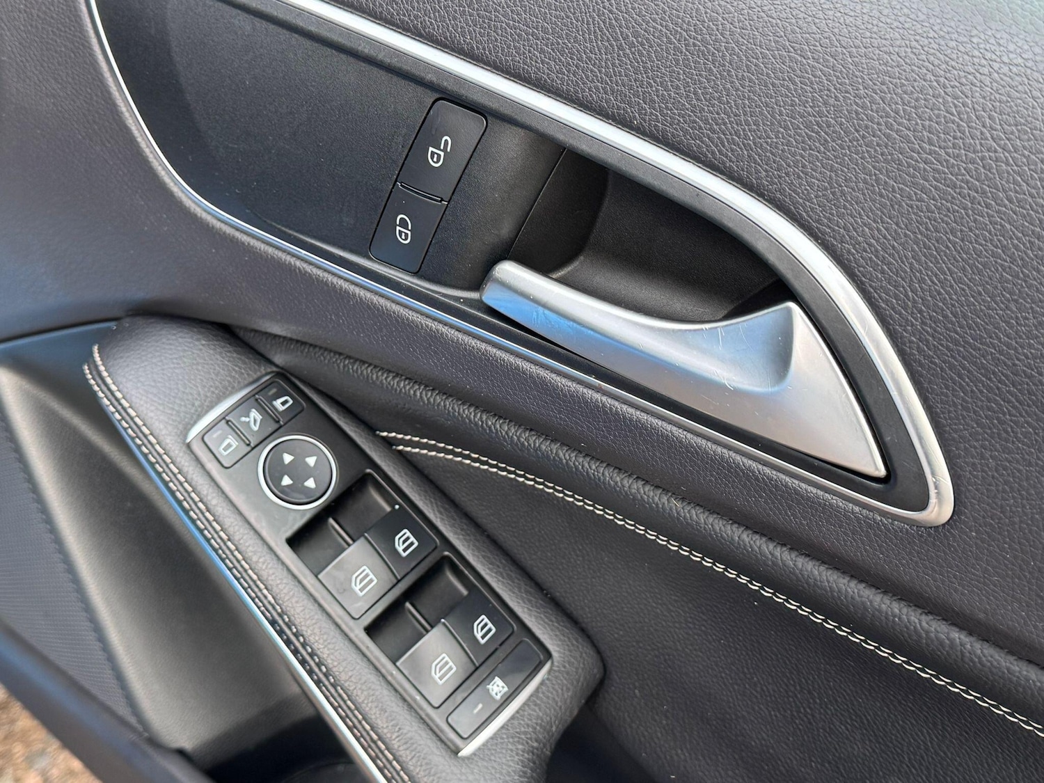 Used Mercedes-Benz A-Class 2013 for sale - 77550395: Photo 25