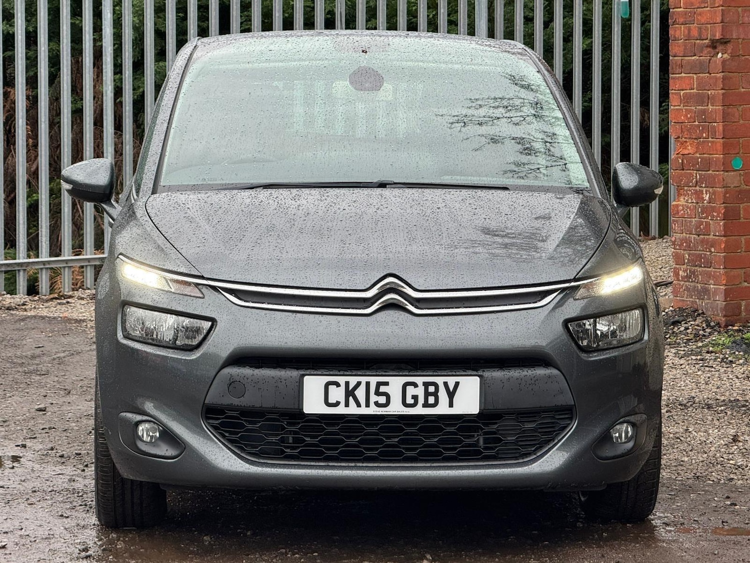 Used Citroen C4 Picasso 2015 for sale - 77155865: Photo 2