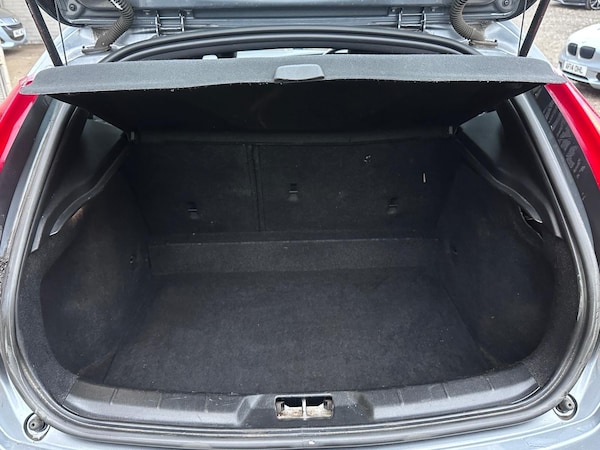 Used Volvo V40 2015 for sale - 76295716: Photo 10