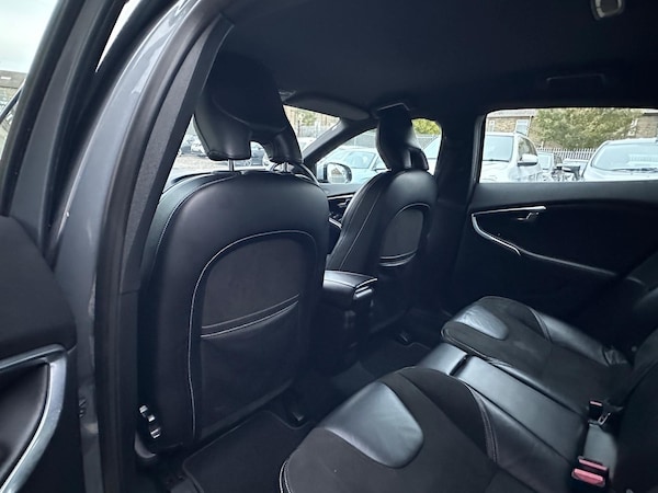 Used Volvo V40 2015 for sale - 76295716: Photo 17