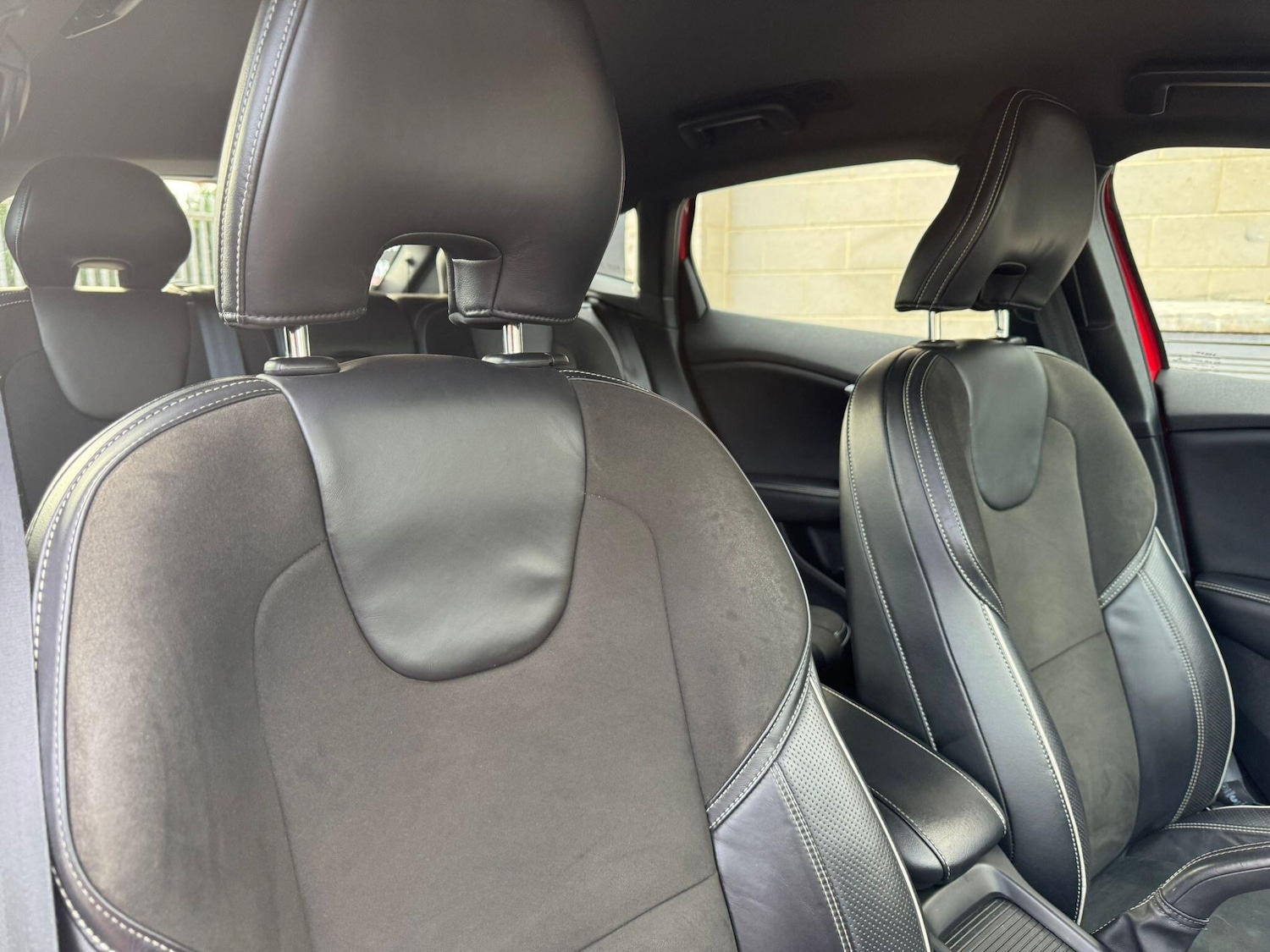 Used Volvo V40 2017 for sale - 77839376: Photo 11