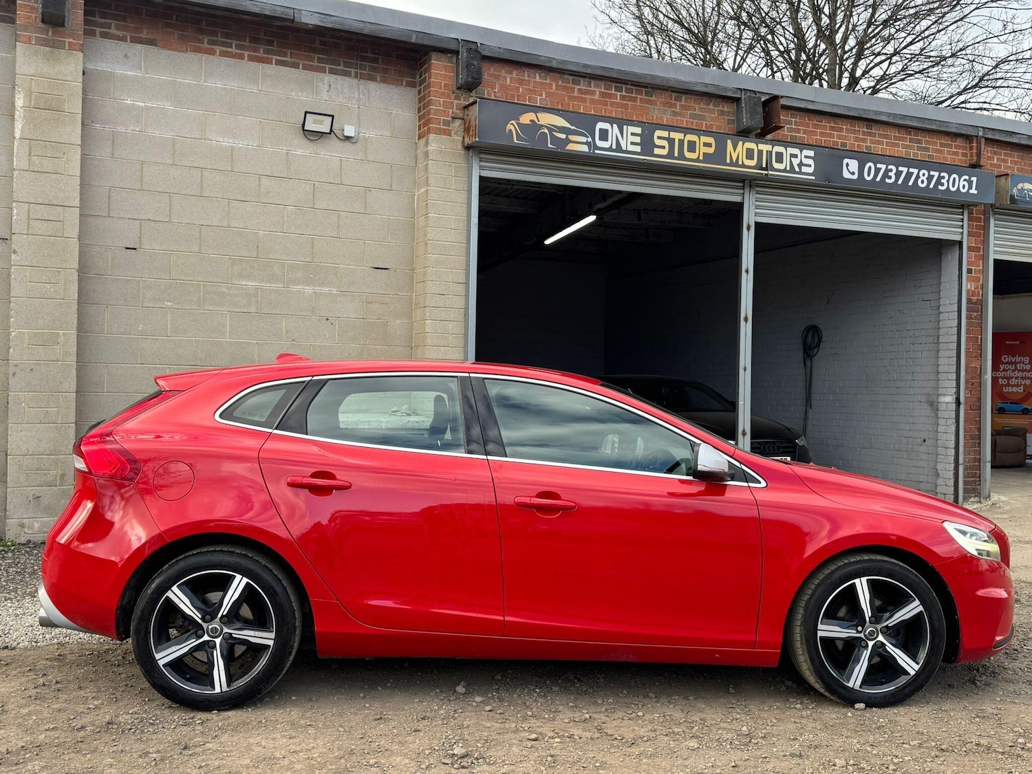 Used Volvo V40 2017 for sale - 77839376: Photo 18