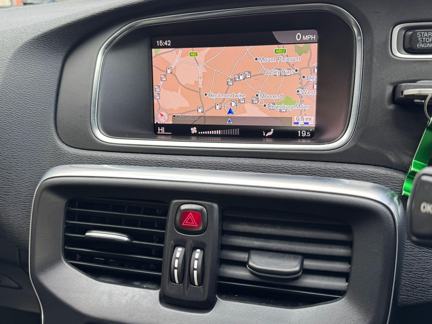 Used Volvo V40 2017 for sale - 77839376: Photo 22