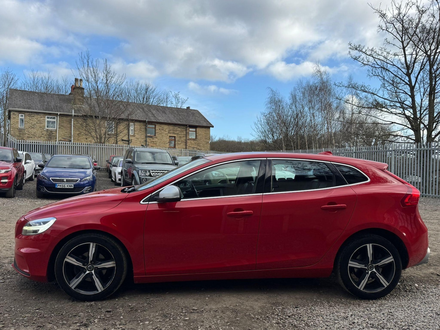 Used Volvo V40 2017 for sale - 77839376: Photo 5