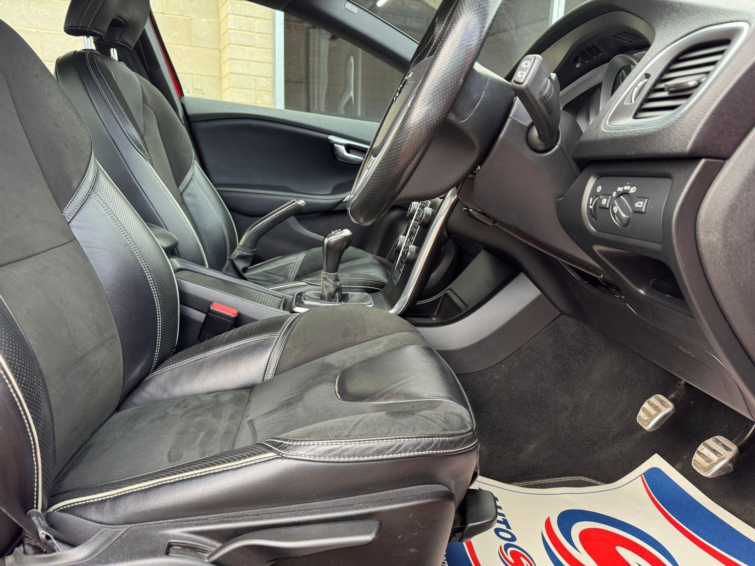 Used Volvo V40 2017 for sale - 77839376: Photo 6