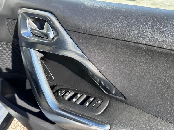 Used Peugeot 2008 2015 for sale - 76031366: Photo 22