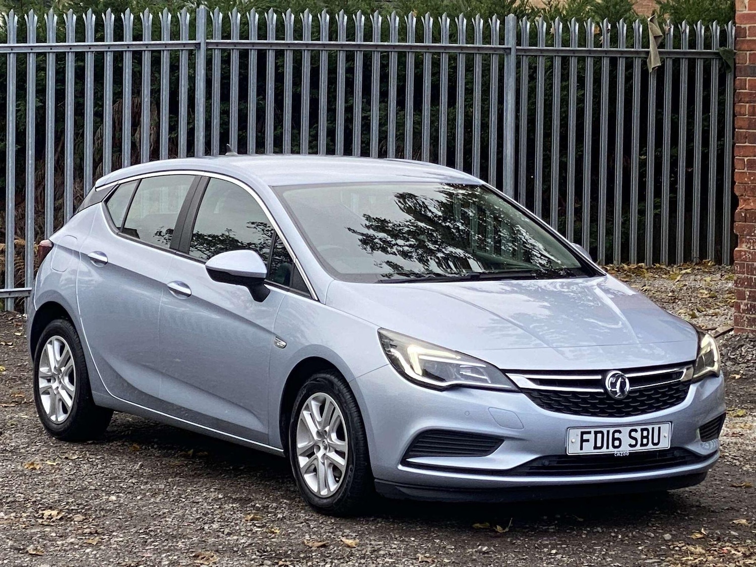 Used Vauxhall Astra 2016 for sale - 76423669: Photo 2