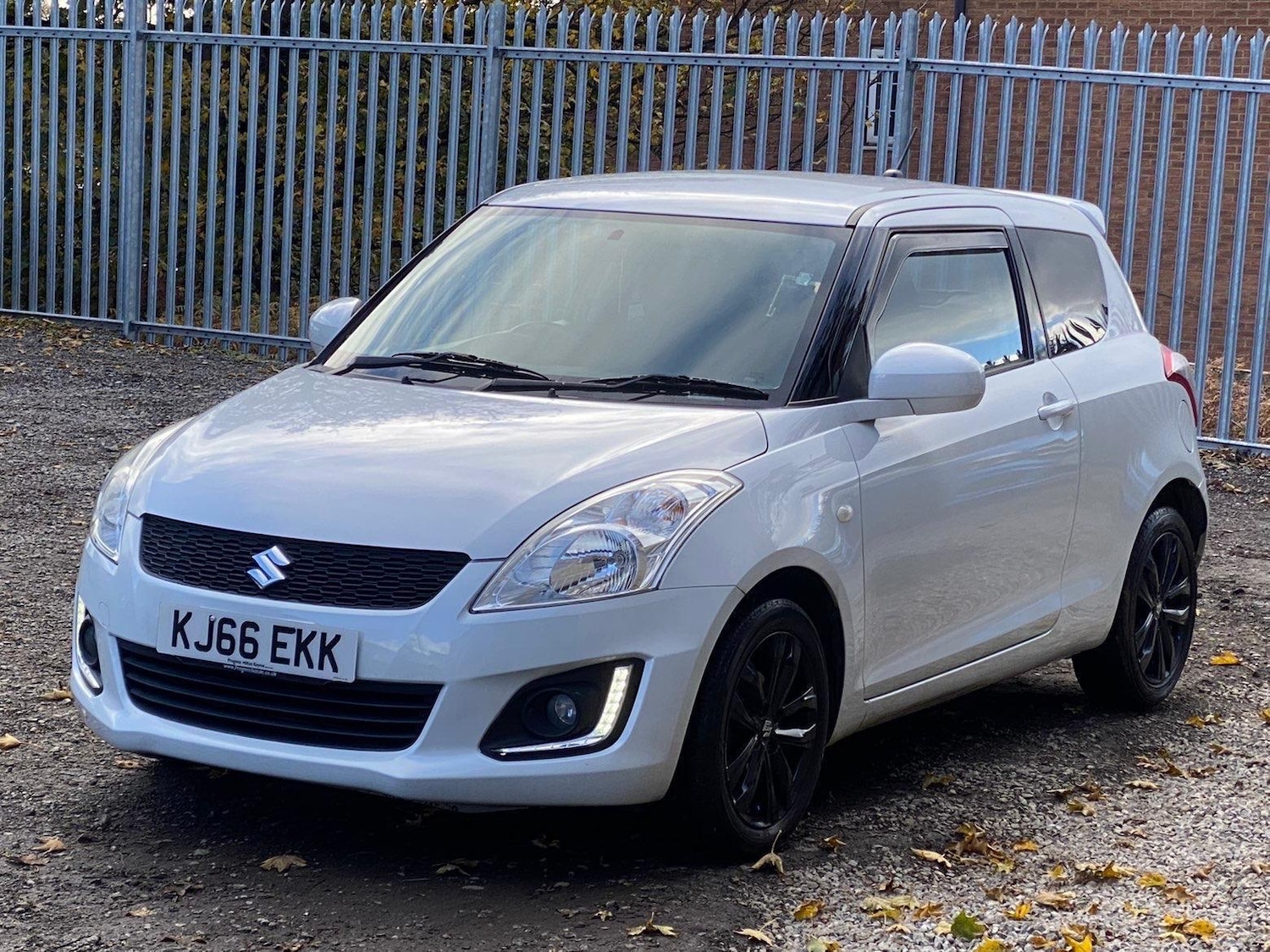Used Suzuki Swift 2017 for sale - 76446854: Photo 3