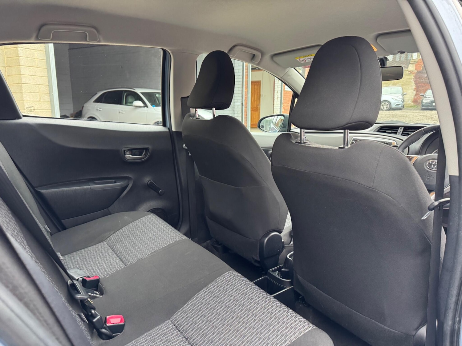 Used Toyota Yaris for sale - 77598876: Photo 10