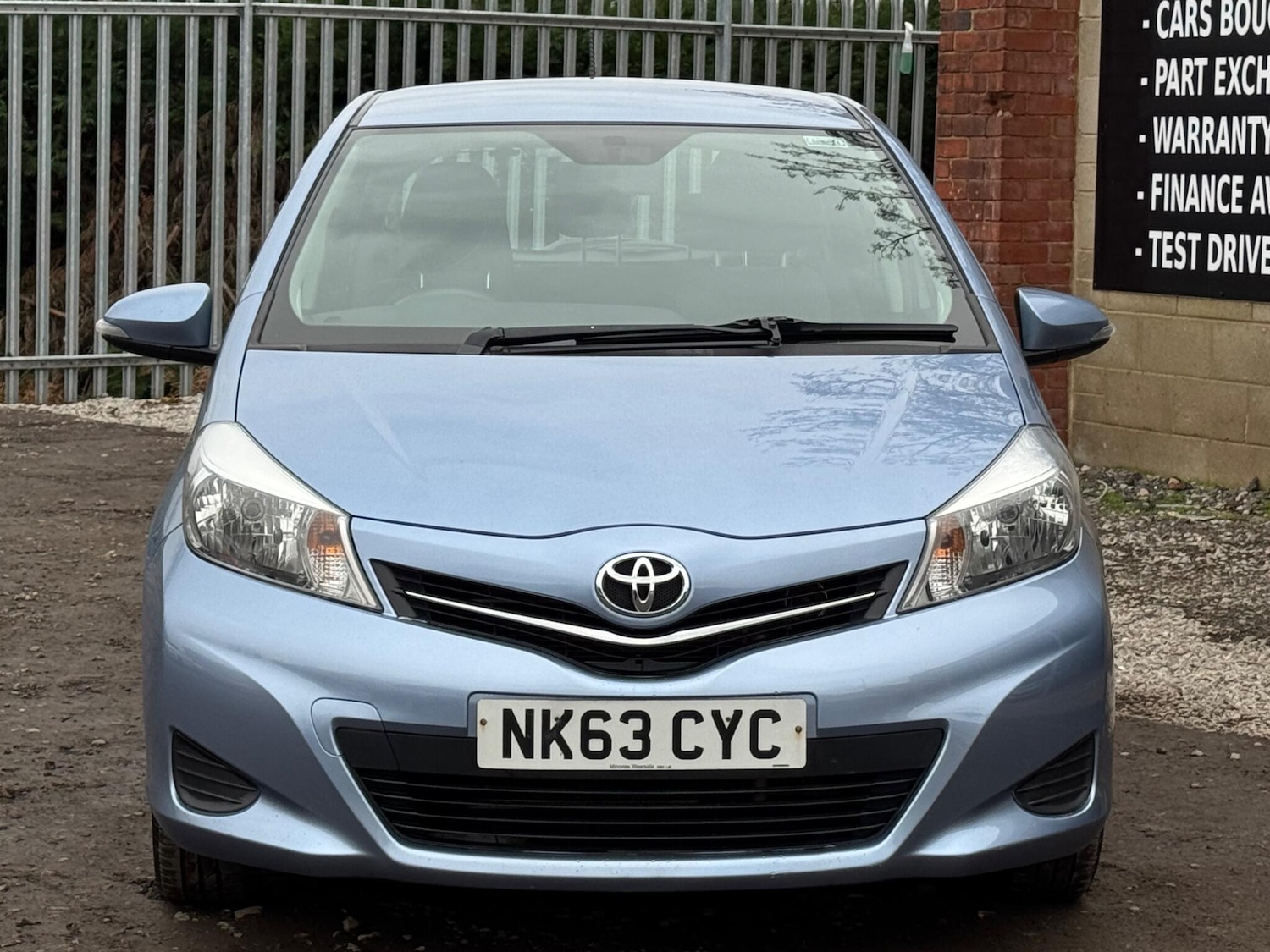 Used Toyota Yaris for sale - 77598876: Photo 2