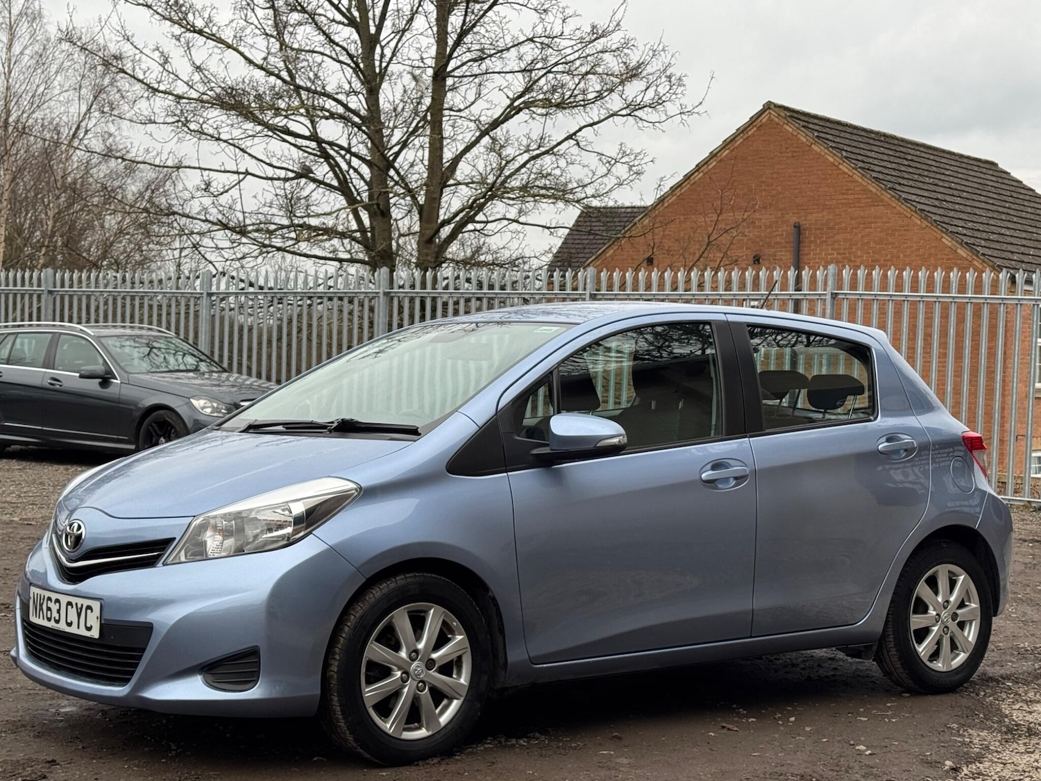 Used Toyota Yaris for sale - 77598876: Photo 3