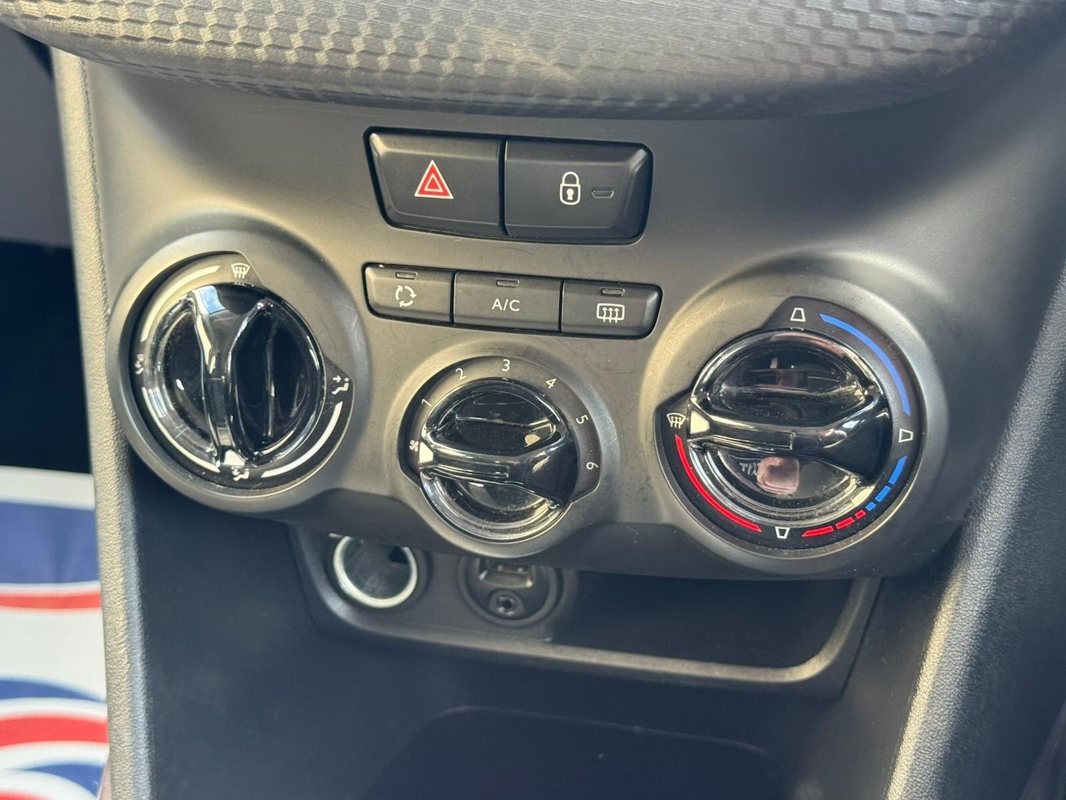 Used Peugeot 2008 2015 for sale - 78086509: Photo 19