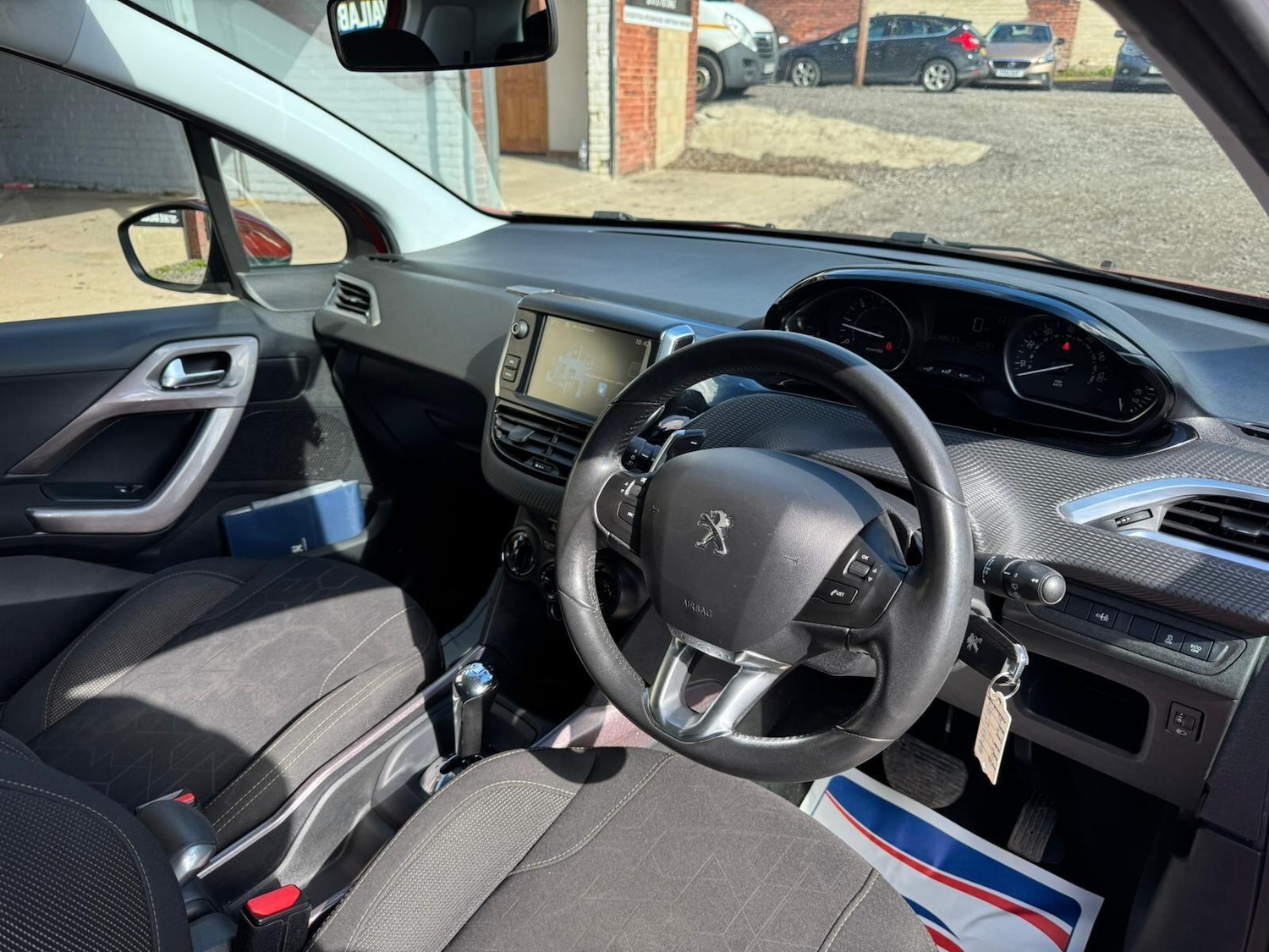 Used Peugeot 2008 2015 for sale - 78086509: Photo 4